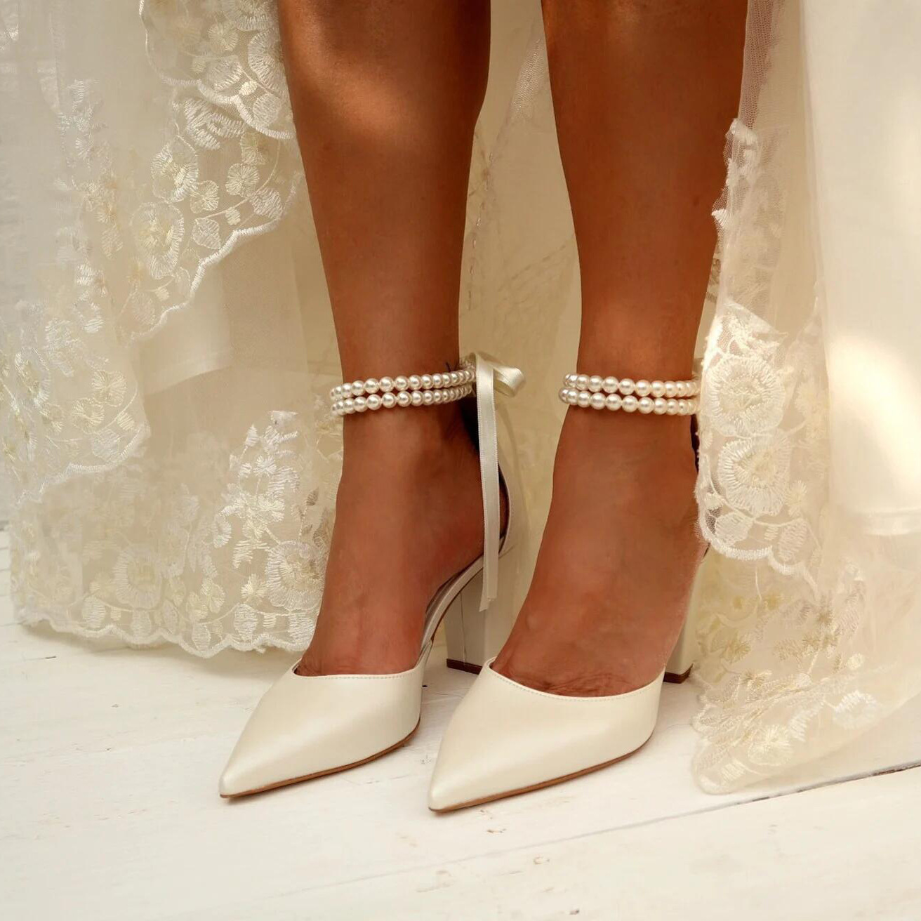 New Spring And Summer Wedding Pointed Women's Chunky Heel Pearl Ribbon Plus Size Shoes - Image 5