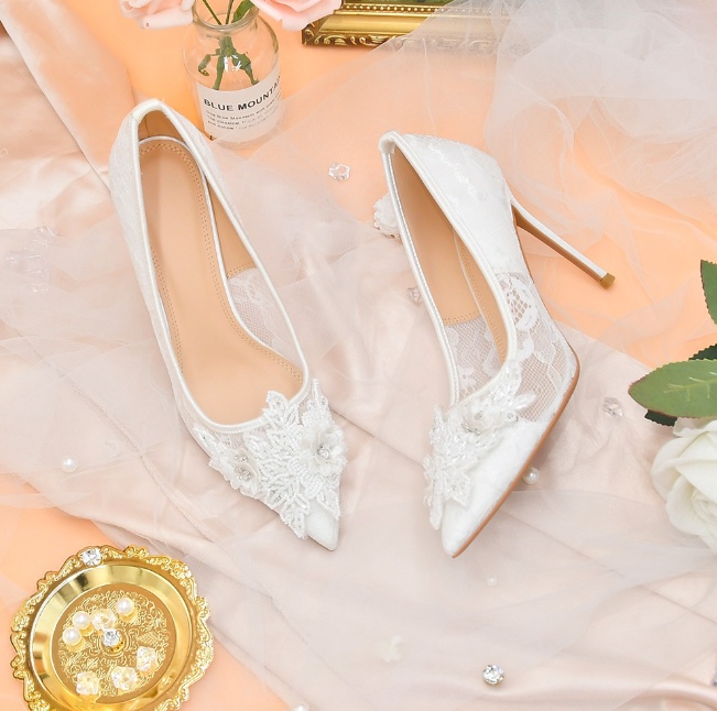 White Lace Flower Bride's Wedding Shoes - Image 5