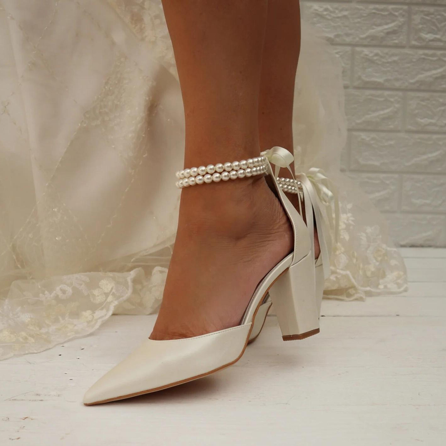 New Spring And Summer Wedding Pointed Women's Chunky Heel Pearl Ribbon Plus Size Shoes - Image 4