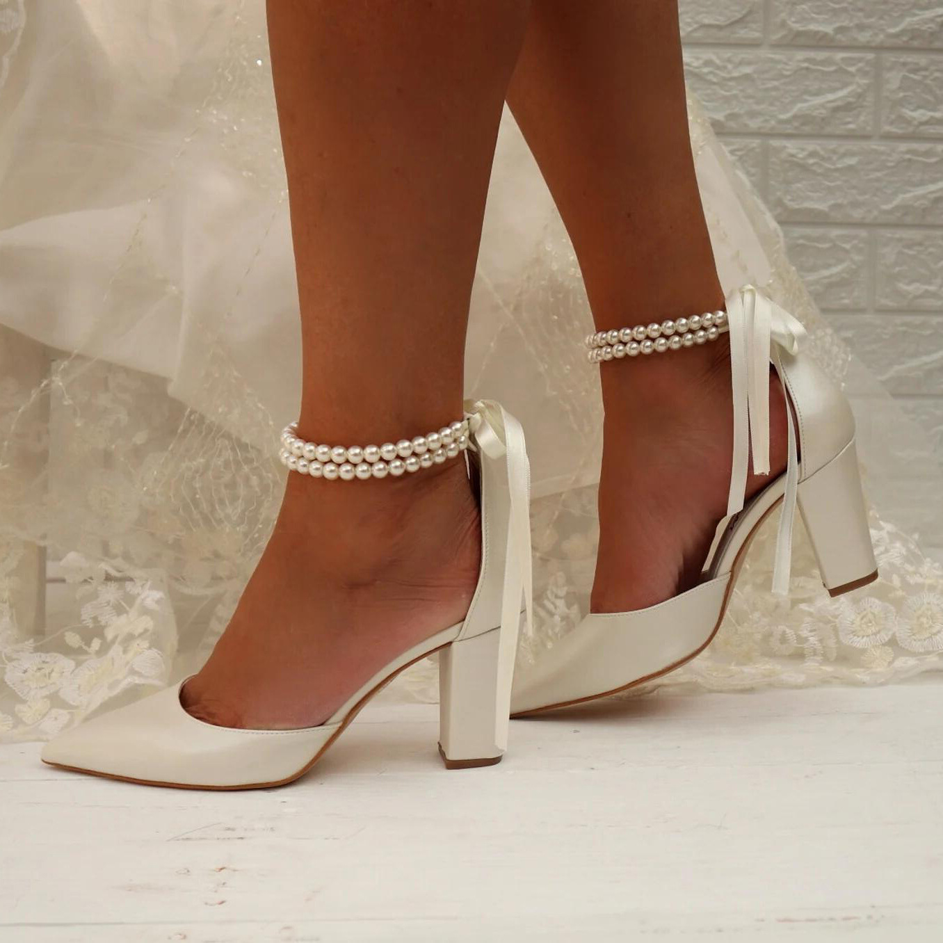 New Spring And Summer Wedding Pointed Women's Chunky Heel Pearl Ribbon Plus Size Shoes - Image 2